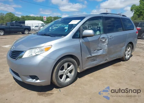 2014 Toyota Sienna Le V6 7 Passenger Auto Access Seat/Le V6 7 Passenger Mobility/Le V6 8 Passenger from USA, damaged, VIN 5TDKK3DC9ES489463
